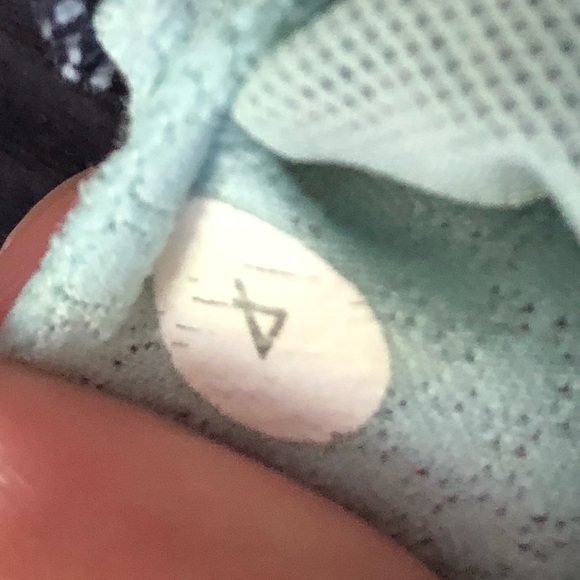 lululemon tank top - Picture 4 of 4